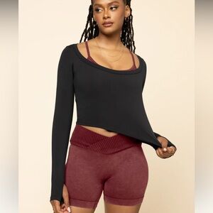 Women's Black Long Sleeve Top